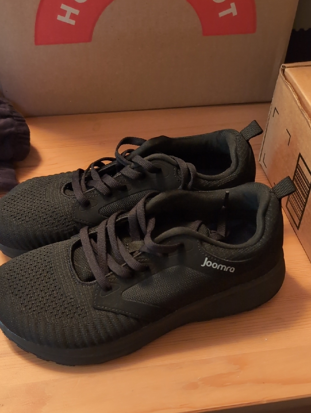 Joomra 9.5 W / EU 41 Black Athletic Sneakers